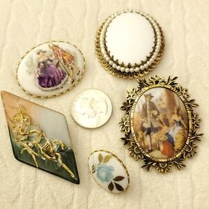 Let of 5 vintage brooches